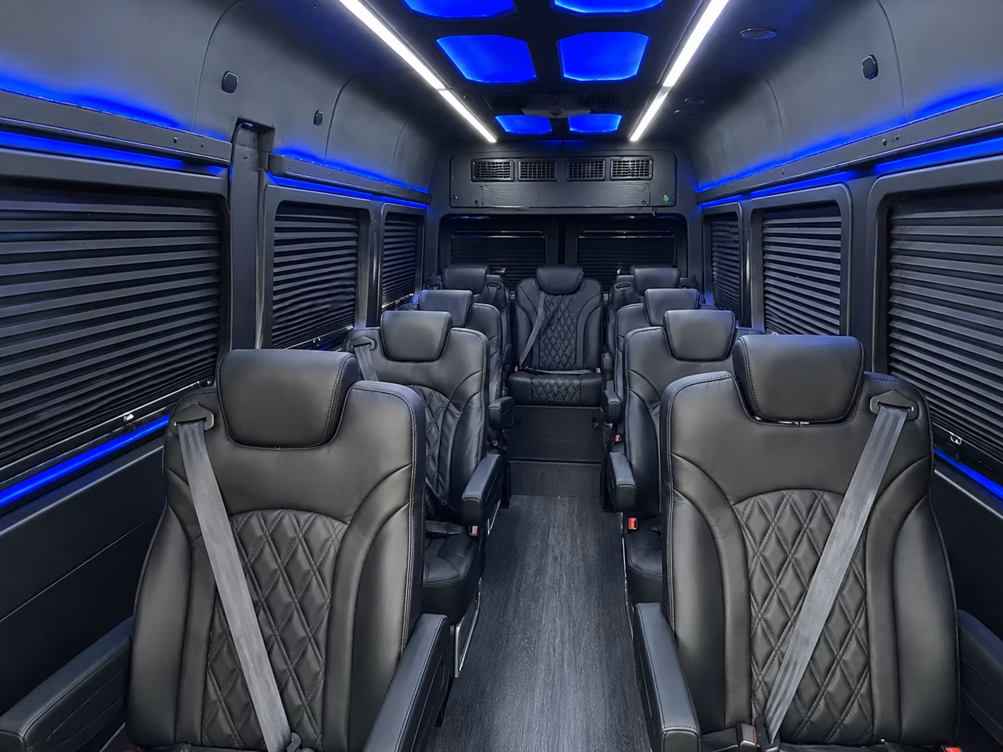 book group transportation for your next airport transfer 1