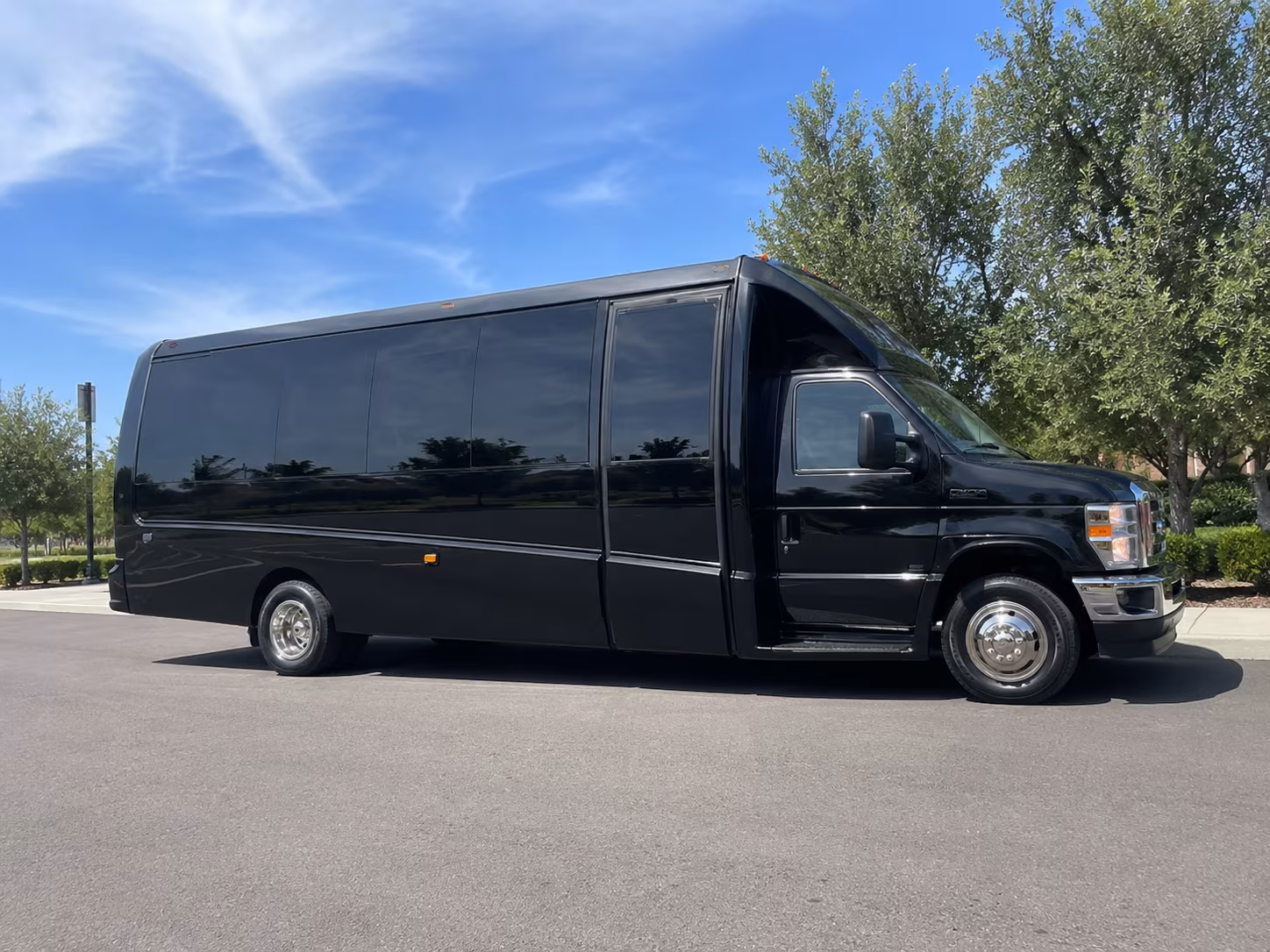 bus rentals to arizona coyotes and hockey events in the west valley