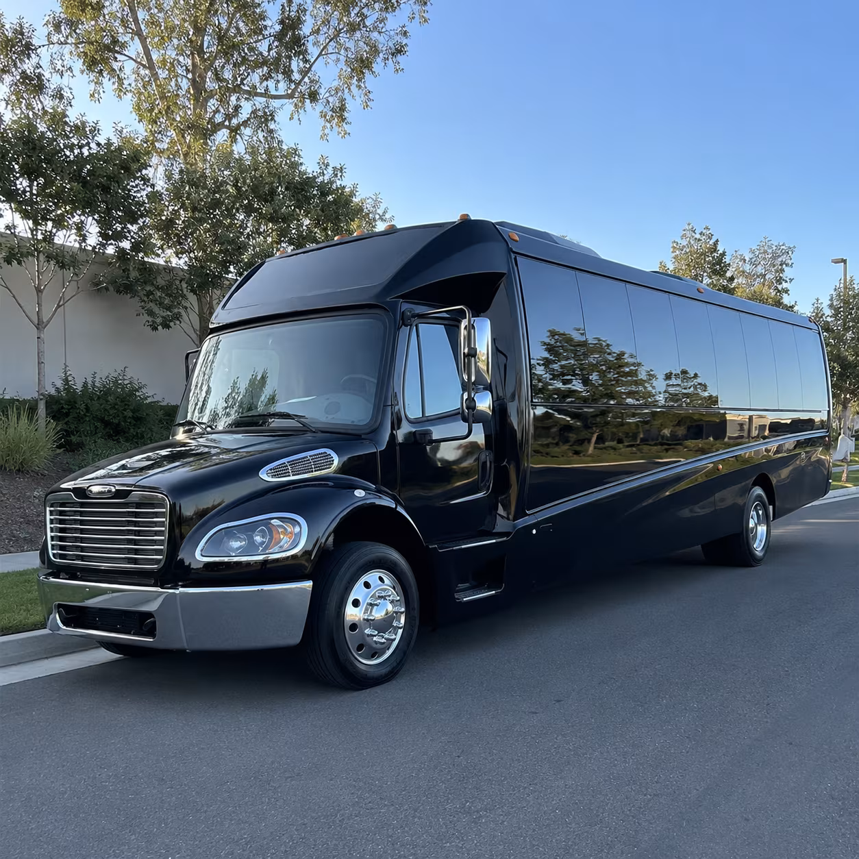 minibus rentals for verde valley and sedona wine trail tours