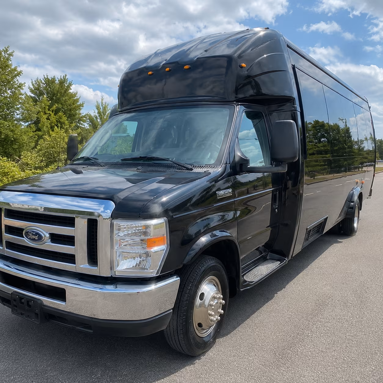 party buses for glendale bachelor and bachelorette groups
